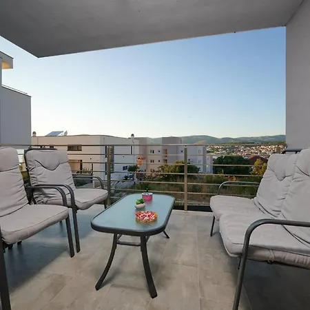 Apartment Luxury Giovanni With Pool Trogir